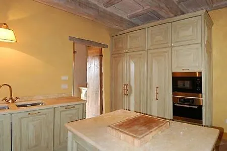 Villa Sleeps 8 Pool Wifi Morra