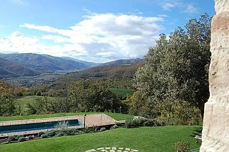 Sleeps 8 Pool Wifi Villa