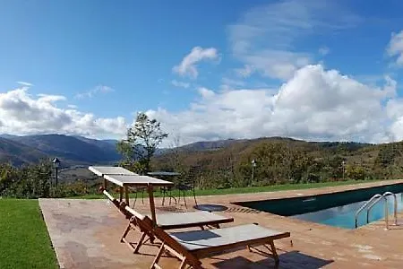 Villa Sleeps 8 Pool Wifi *