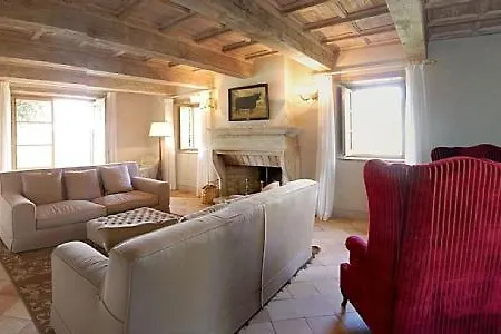 Villa Sleeps 8 Pool Wifi