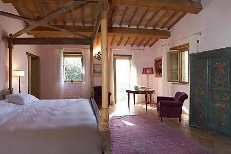 Villa Sleeps 8 Pool Wifi Morra