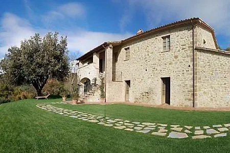 Villa Sleeps 8 Pool Wifi